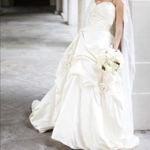 Monique Lhuillier Camelot Wedding Dress